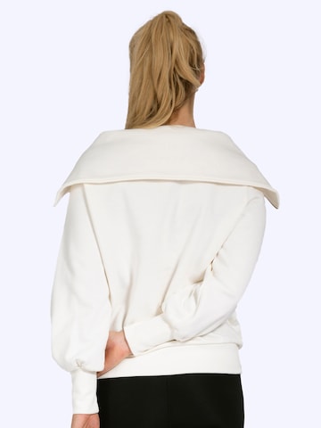 Magadi Athletic Sweatshirt 'Nora' in White