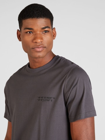 T-Shirt 'Frode' MADS NORGAARD COPENHAGEN en gris