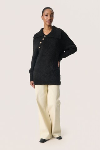 SOAKED IN LUXURY Sweater 'Amaris' in Black: front