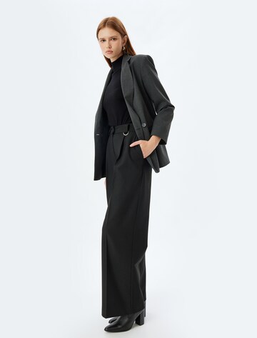 Koton Bootcut Hose in Schwarz