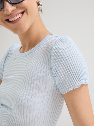 rosemunde Tröja i blå