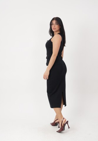 Elara Workwear in Black