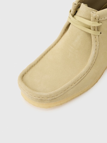 Clarks Originals Chukka boots 'Wallabee' σε μπεζ