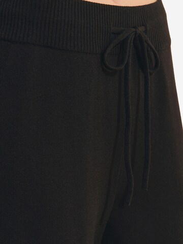 ETAM Pyjamahose 'Briela' in Schwarz