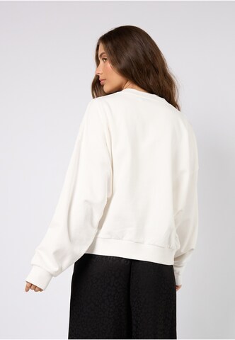 OH APRIL Sweatshirt 'Shine Bright' in Weiß