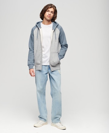Superdry Tréning dzseki 'Essential' - szürke