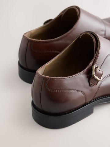 Chaussure à lacets Next en marron