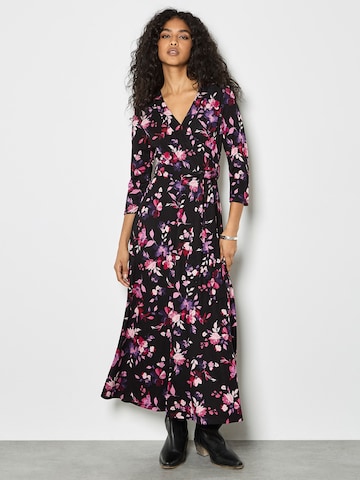 Apricot Kleid in Schwarz