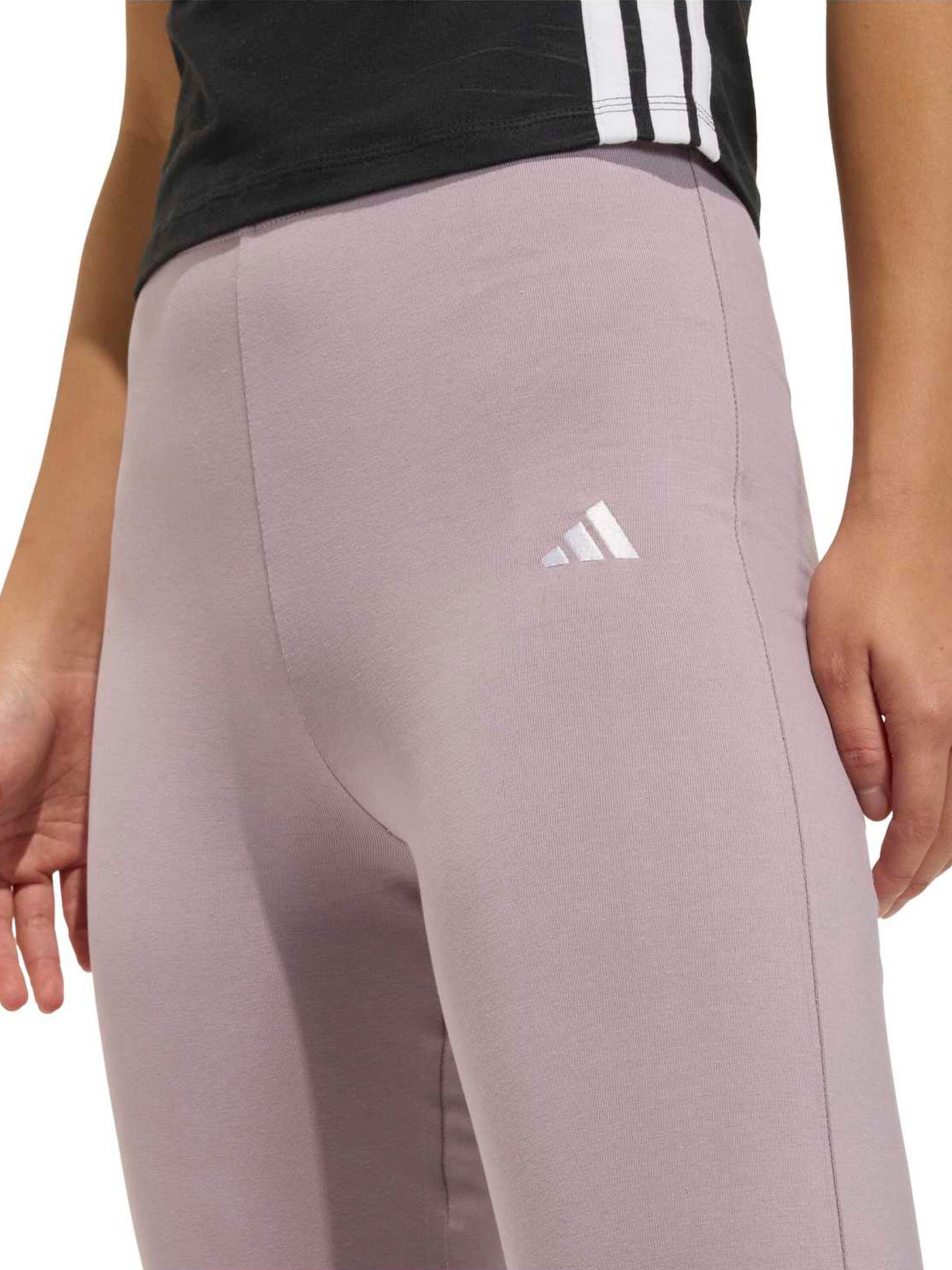 ADIDAS SPORTSWEAR Laienev Spordipüksid 'Essentials', värv lilla