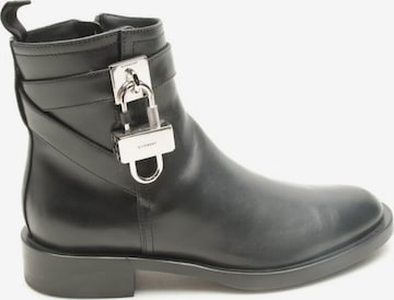 Givenchy Dress Boots in 37 in Black: front