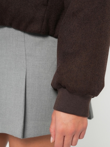 Abercrombie & Fitch - Chaqueta de entretiempo en marrón