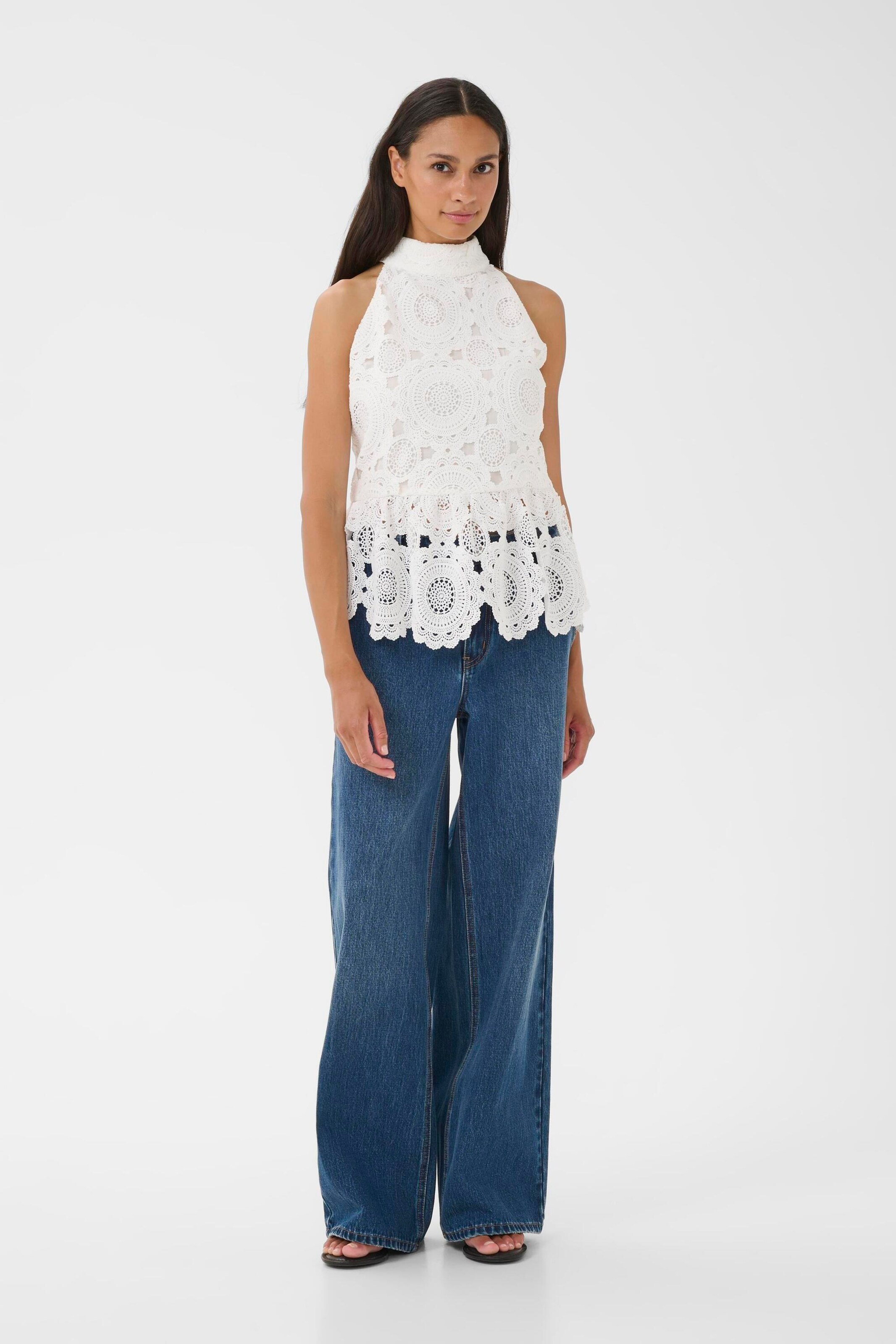 KAREN BY SIMONSEN Top w kolorze biały