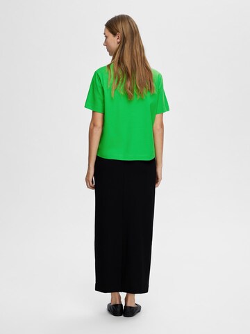 SELECTED FEMME - Camiseta 'ESSENTIAL' en verde