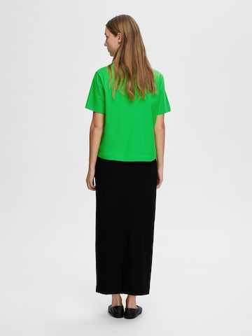 SELECTED FEMME Μπλουζάκι 'ESSENTIAL' σε πράσινο