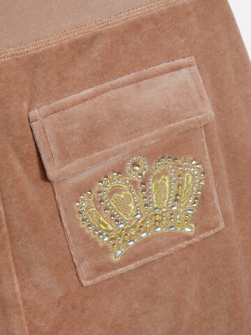 Juicy Couture Bootcut Hose 'HERITAGE CROWN CAISA' in Braun