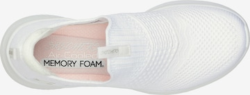 SKECHERS Slip on -tennarit 'Ultra Flex 3.0' värissä valkoinen