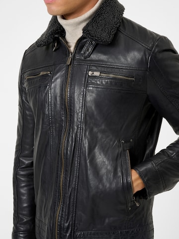 RICANO Between-Season Jacket in Black