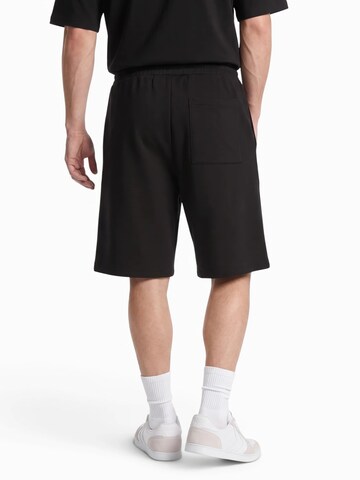 Baggy Pantaloni 'SCUBA' de la Bershka pe negru