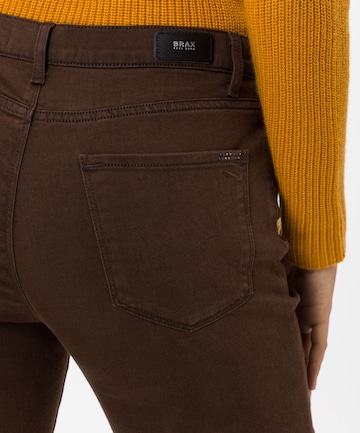 Slimfit Jeans 'Mary' di BRAX in marrone