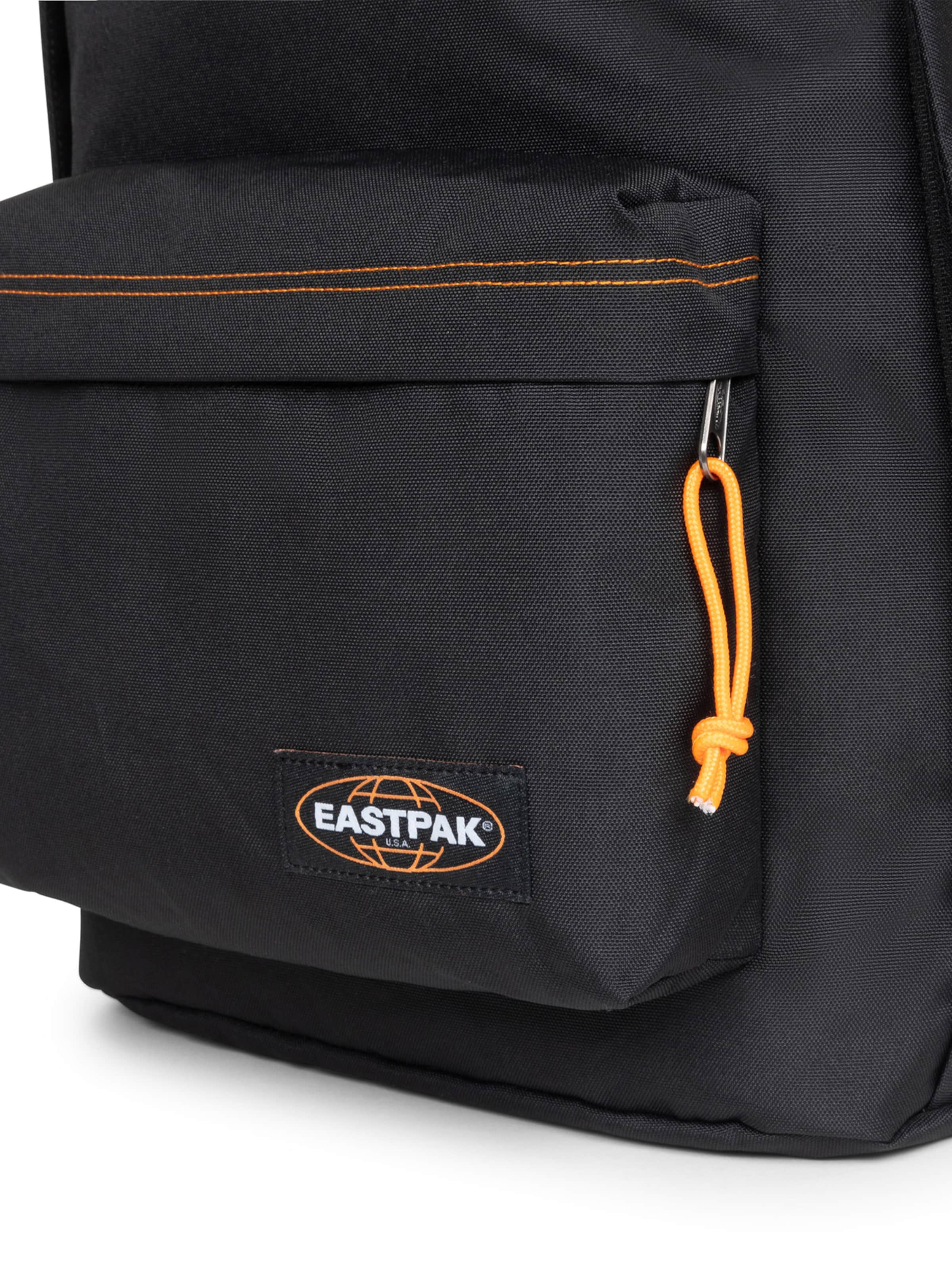 EASTPAK Hátizsák 'Out Of Office' - fekete