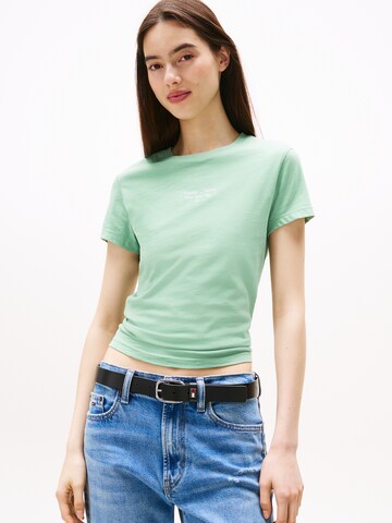 Tommy Jeans T-Shirt 'ESS' in Grün: Vorderseite