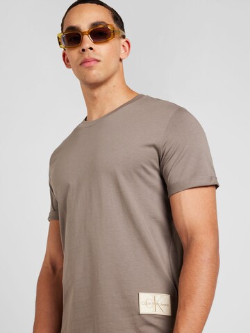 Calvin Klein Jeans Тениска в кафяво