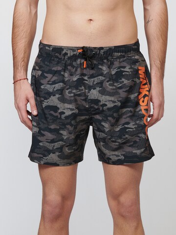 KOROSHI Badeshorts in Grün