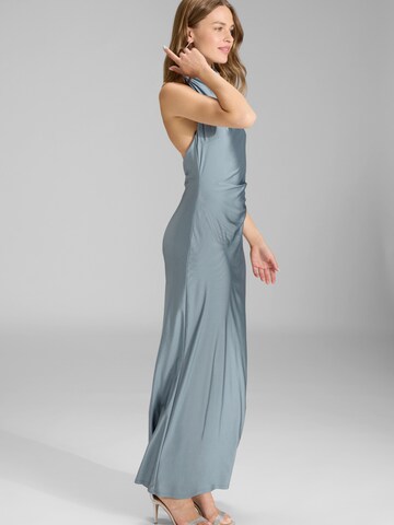 SWING Βραδινό φόρεμα σε μπλε
