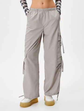 Koton Regular Hose in Grau: Vorderseite