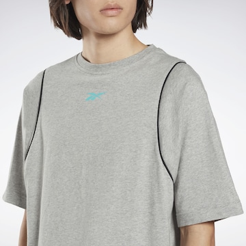 T-Shirt fonctionnel Reebok en gris