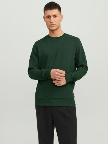 JACK & JONES Sweatshirt in Green: front