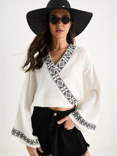 Bianco Lucci Blouse in S-L in White, Item view