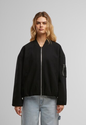 Urban Classics Übergangsjacke in Schwarz: Vorderseite