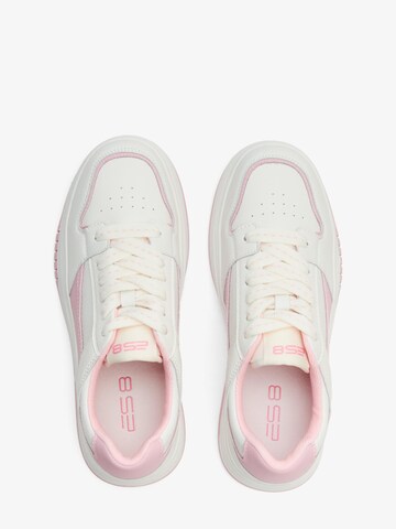 Baskets basses '23012' ES8 en blanc