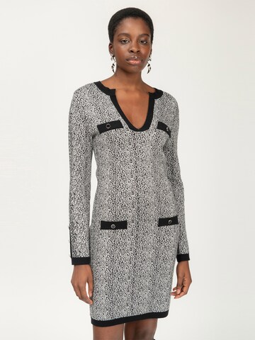 Influencer Strickkleid in Schwarz: Vorderseite