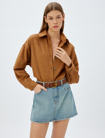 Koton Blouse in Bruin: voorkant