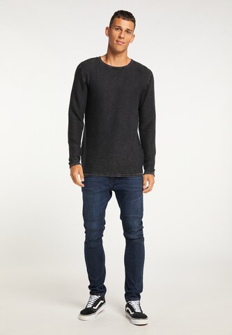 MO Sweater in Black