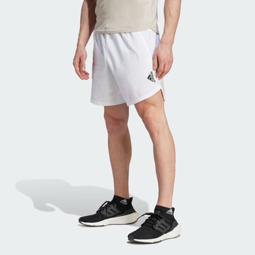 Regular Pantalon de sport 'Designed for Movement' ADIDAS SPORTSWEAR en blanc