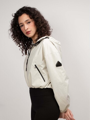 Giacca per outdoor ' Orpheus Cropped ' di JACK1T in bianco