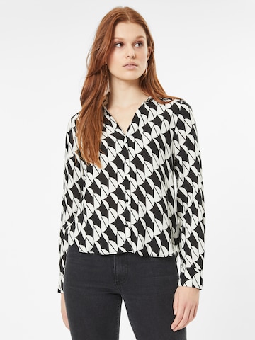 Wallis Blouse in Zwart: voorkant