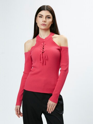Influencer Sweater in Pink: front