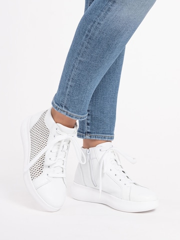 VITAFORM High-Top Sneakers in White: front