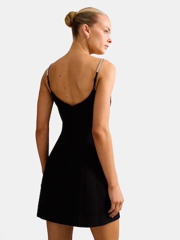 Forever New Cocktail dress 'Charlee' in Black