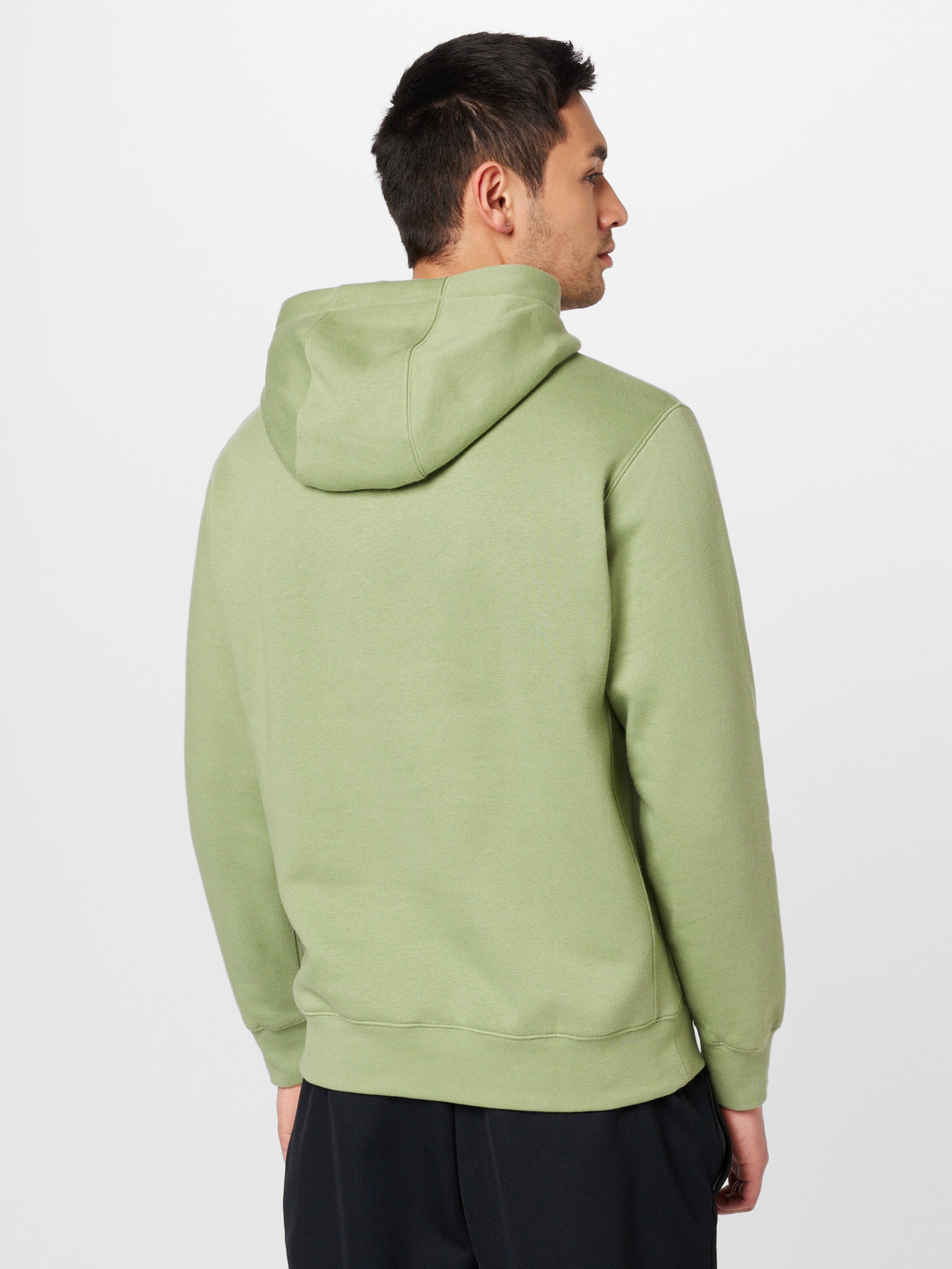 Coupe regular Sweat shirt Club Fleece Nike Sportswear en Pomme ABOUT YOU