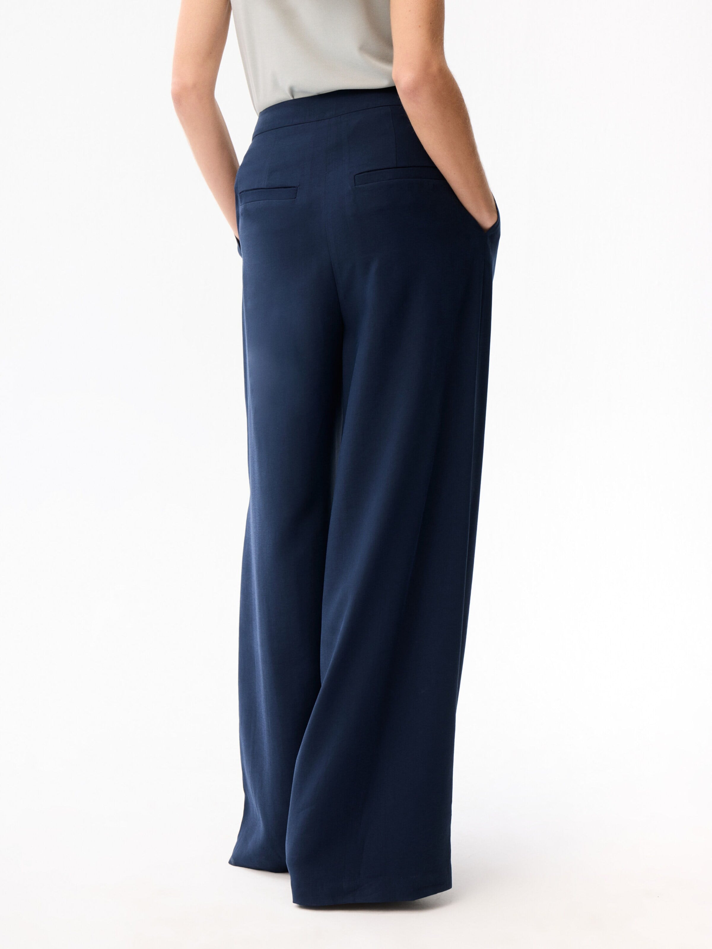 adl Loose fit Trousers in Blue