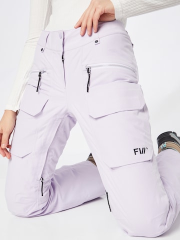 Flared Pantaloni cargo 'CATALYST' di FW in lilla