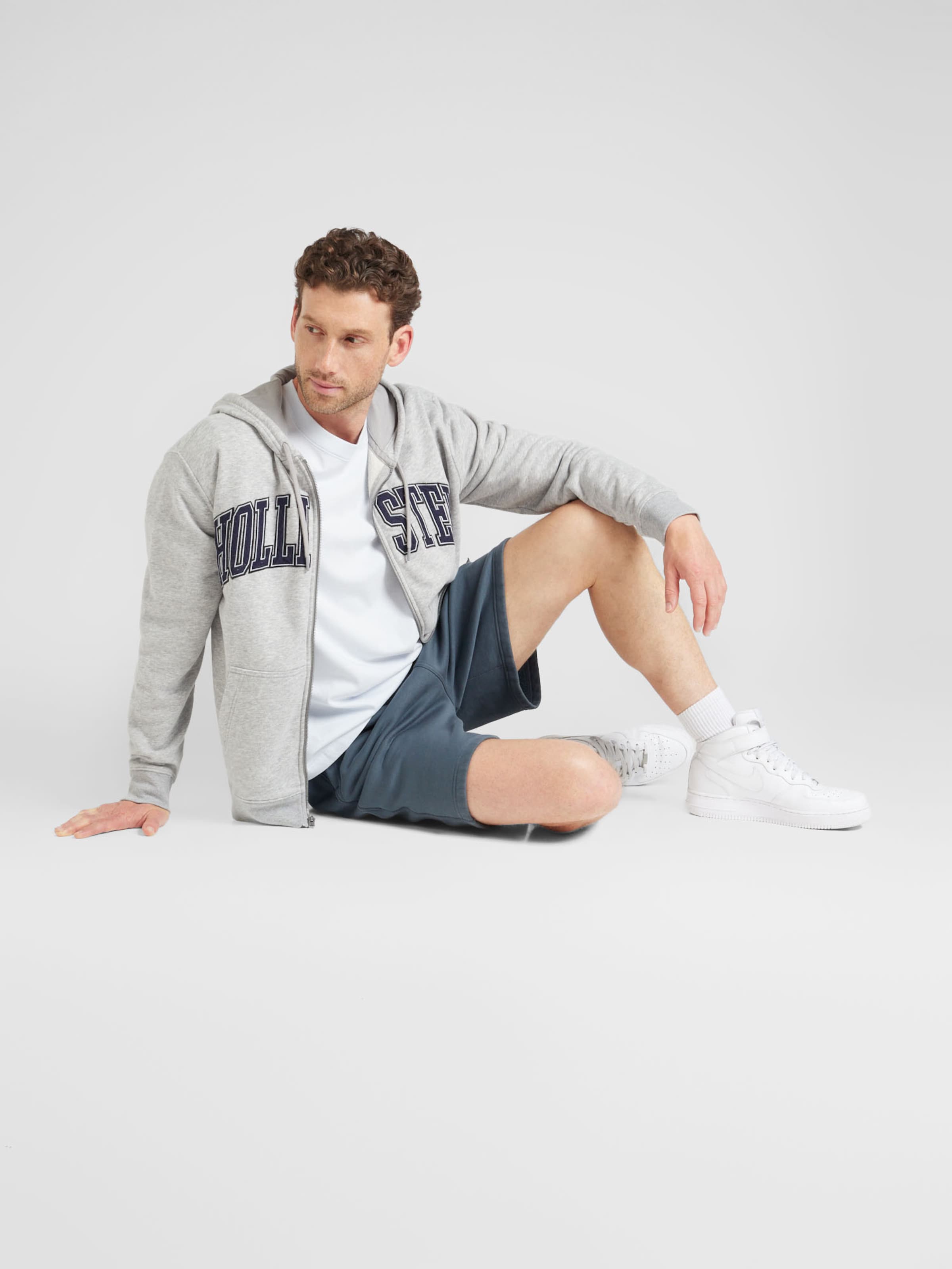 Veste de survetement HOLLISTER en Gris Chine ABOUT YOU