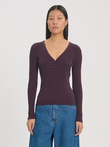 Pull-over 'Alesia' EDITED en violet : devant