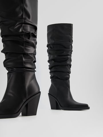 Bershka Stiefel in Schwarz