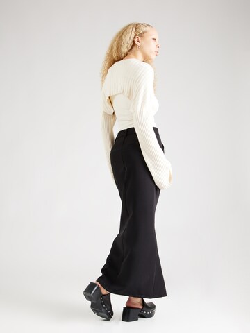 Gonna 'Bozzy' di PIECES in nero